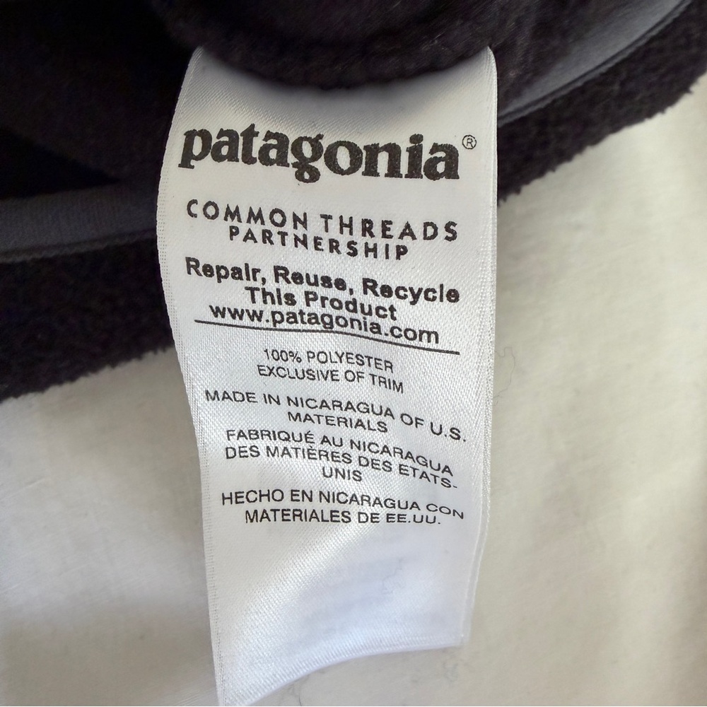 Patagonia Lightweight Synchilla Snap-T Fleece Pullover in Black. Size Medium - Picture 6 of 8